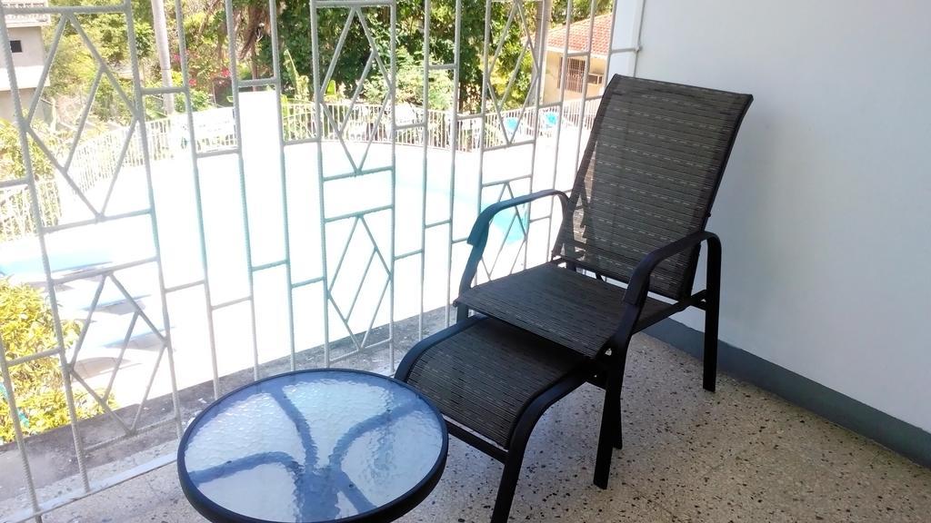 Palm View Guest House Montego Bay Exterior photo