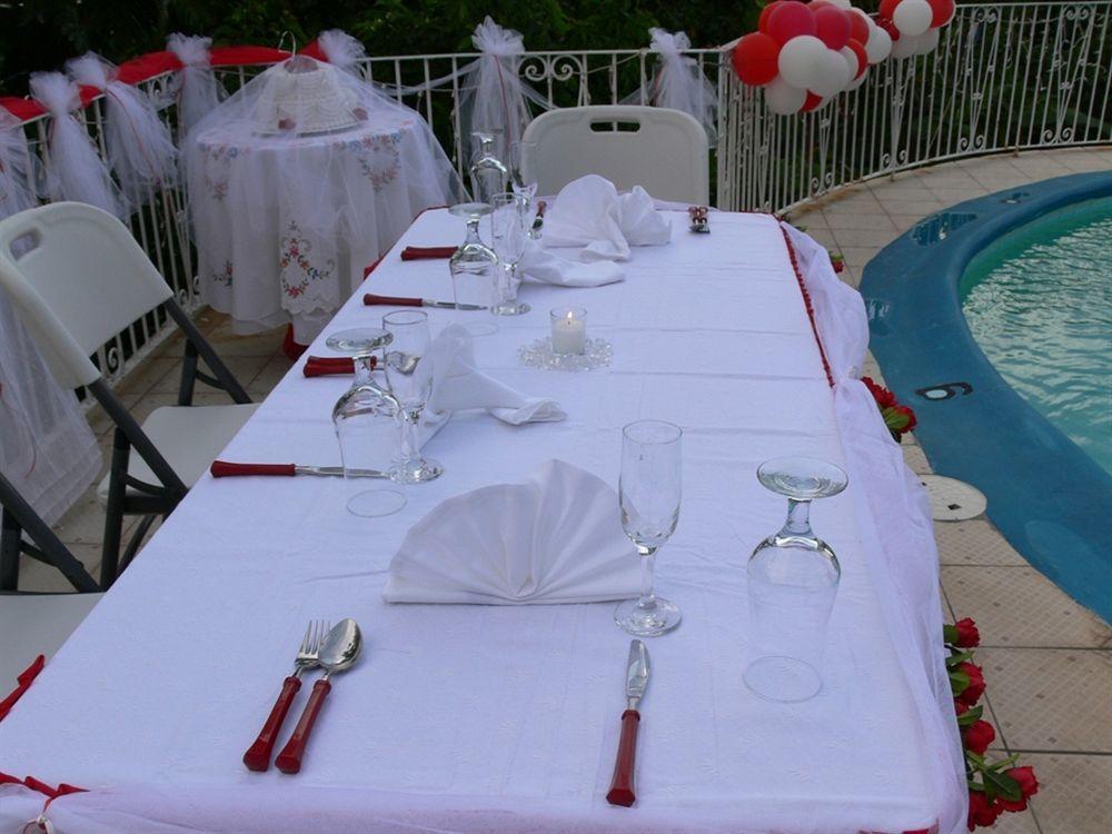 Palm View Guest House Montego Bay Exterior photo